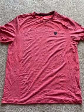 Under Armour Men's Heathered Red Short Sleeve Performance Tee